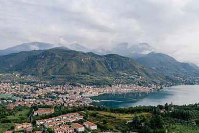 昨天，全国疫情数据再次牵动人心：31个省份新增新冠肺炎确诊病例1228例，本土扩散加剧，防控警报拉响。这一数字凸显了当前疫情的严峻性，提醒我们病毒仍在暗中传播，决不能掉以轻心。